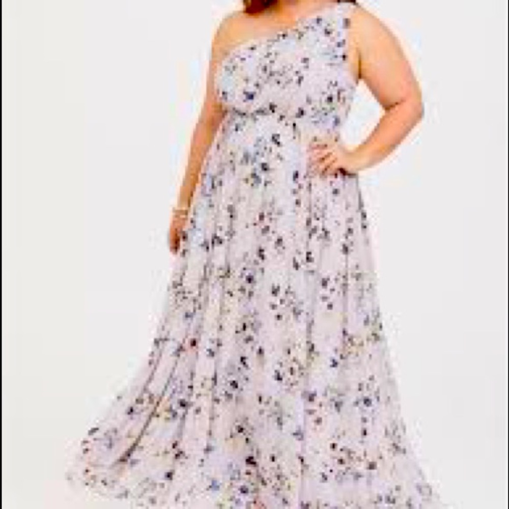 Plus size bridesmaid/formal torrid dress